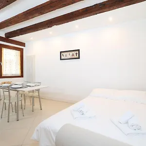 Apartment Bricola Biennale, Venice